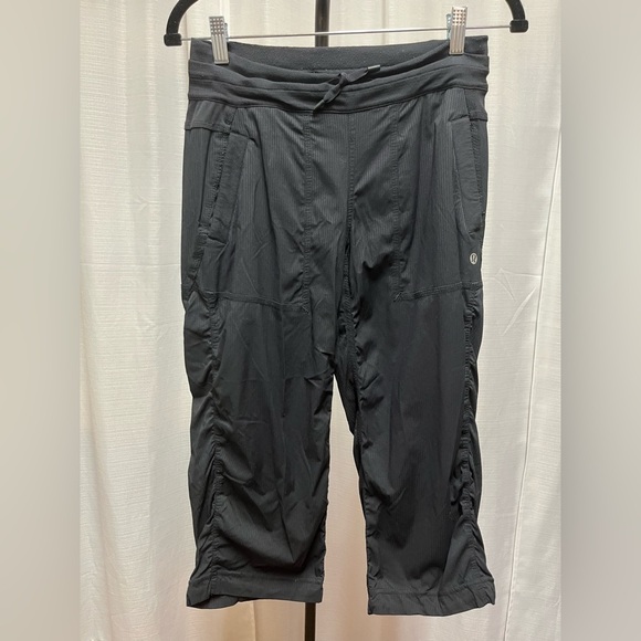 Lululemon Studio Crop Black | size 4 - Picture 1 of 6
